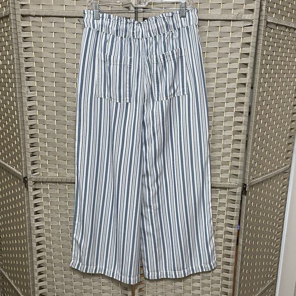 LOFT Emory Wide Leg Ankle Pants Size M Blue White Stripe Lyocell Drawstring NEW - Picture 2 of 11